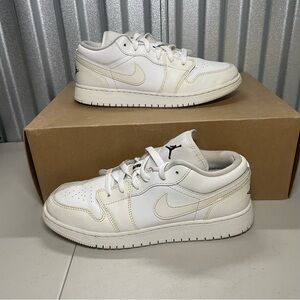 Air Jordan 1 low triple white 553560-101 size 7 kids shoes